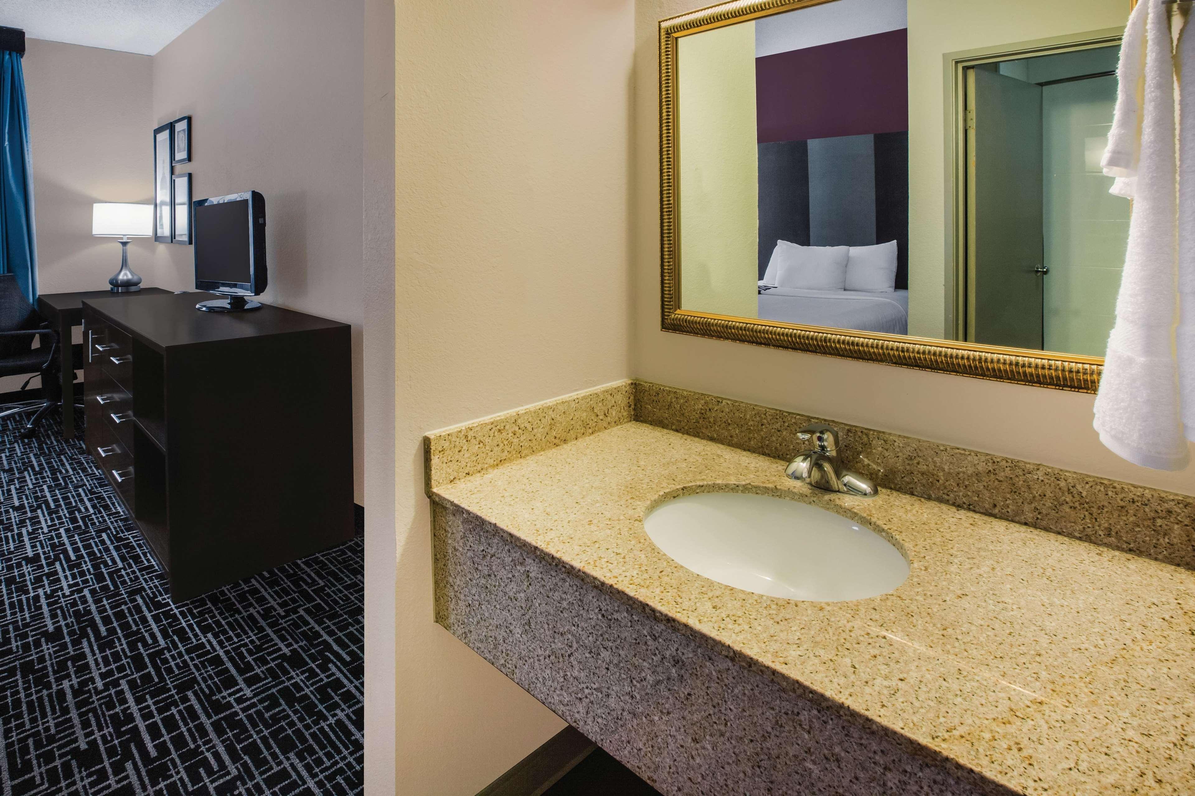 La Quinta Inn By Wyndham Indianapolis North Exteriér fotografie