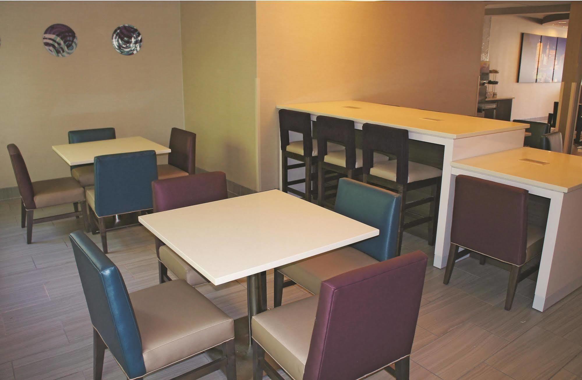 La Quinta Inn By Wyndham Indianapolis North Exteriér fotografie